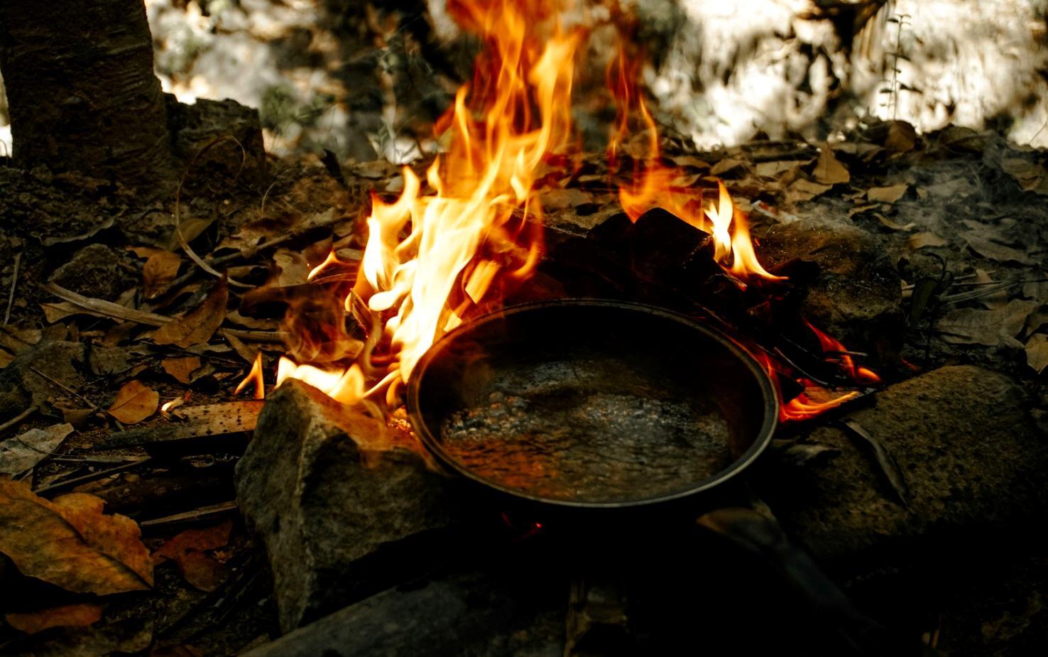 Workshop participants learning precise timing techniques in sous vide preparation